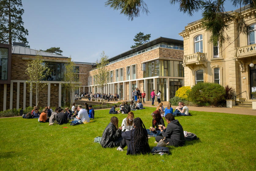 Doverbroecks 6th form-344