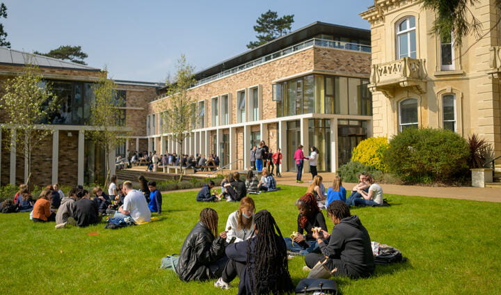 Doverbroecks 6th form-344