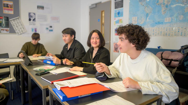 Doverbroecks 6th form-421