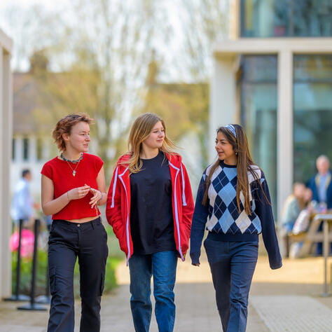 Doverbroecks 6th form-360