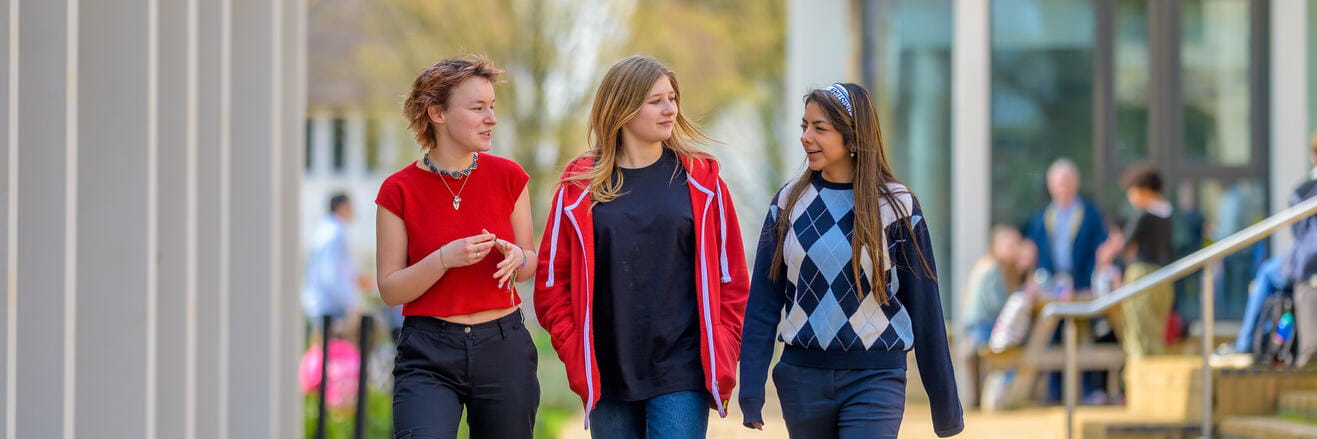 Doverbroecks 6th form-360