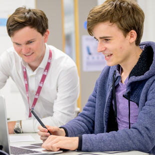 Doverbroecks 6th form-409