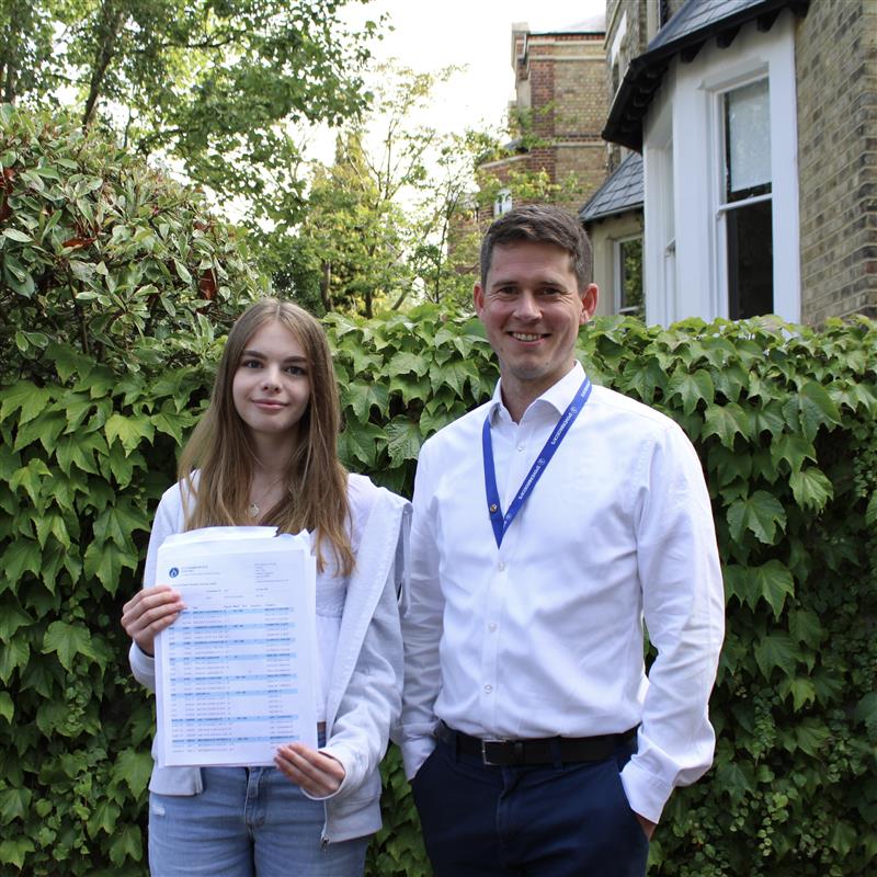 d'Overbroeck's Celebrate Outstanding GCSE Results - a Testament to Exceptional Teaching and Supportive Community - Students Celebrate GCSE Results
